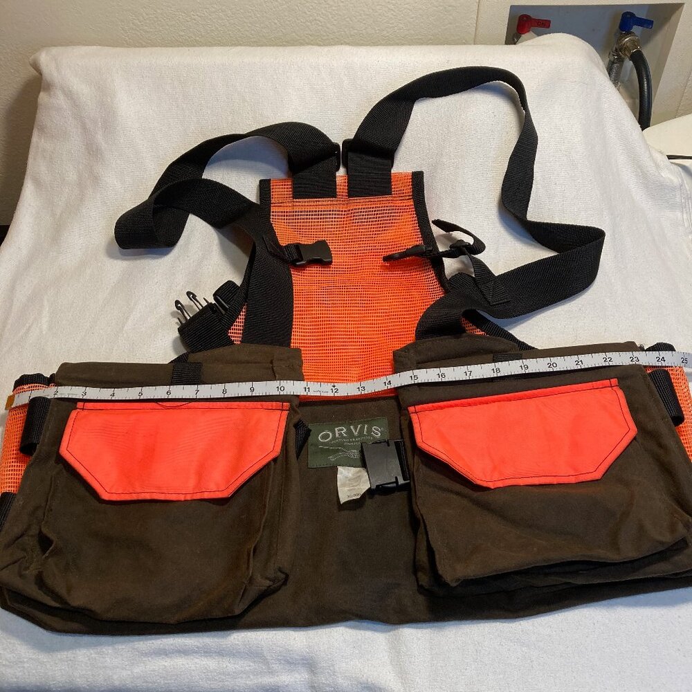 Orvis Waxed Cotton Strap Hunting Vest. Mesh back XL/XXL